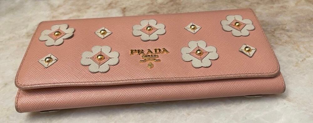 Prada pink saffiano leather appliqué flower wallet